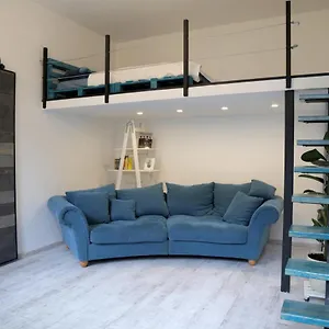 Apartment Sweety Blue Near Oktogon, Budapest
