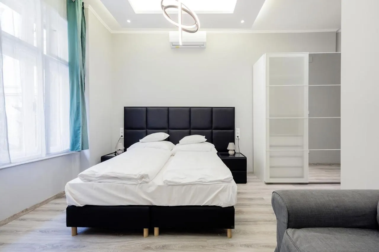 A Golden Star Modern Luxury Apartments And Rooms Budapest