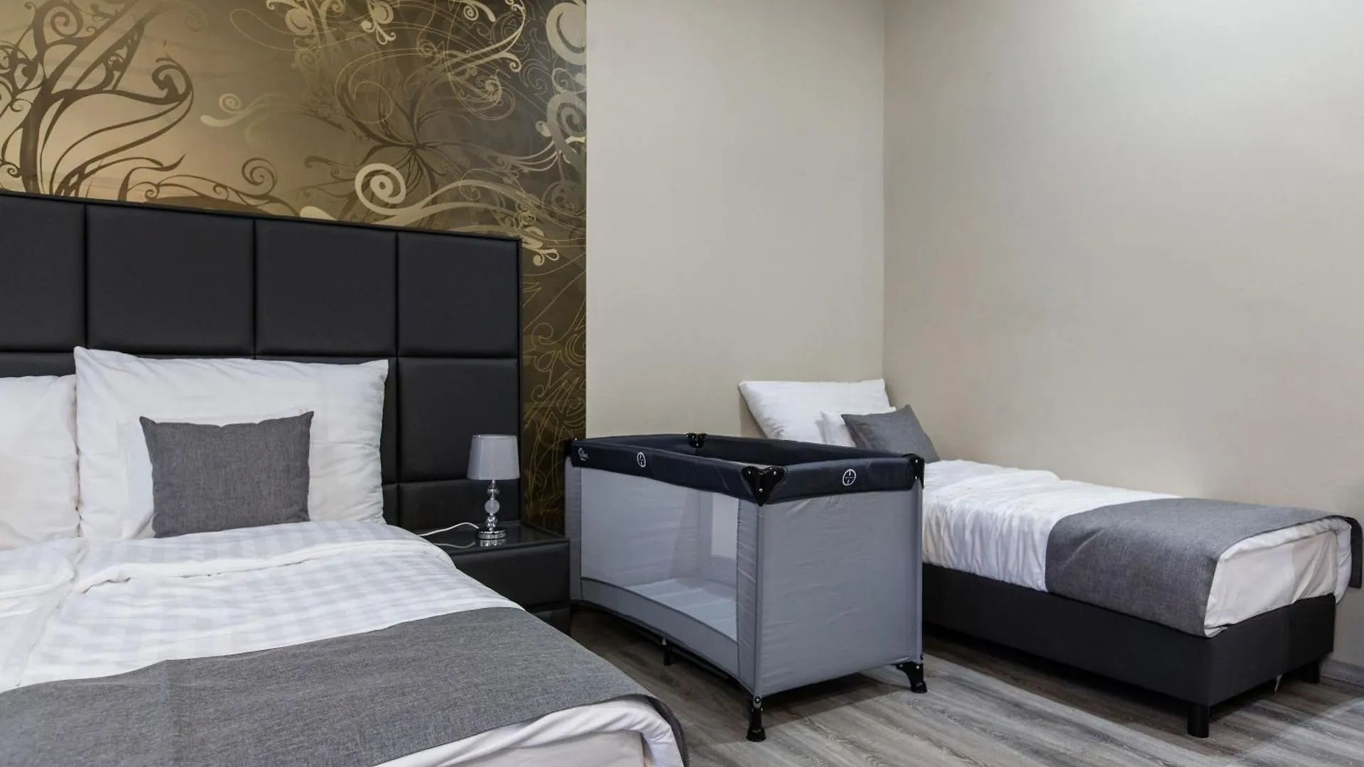 A Golden Star Modern Luxury Apartments And Rooms Budapest Ungheria