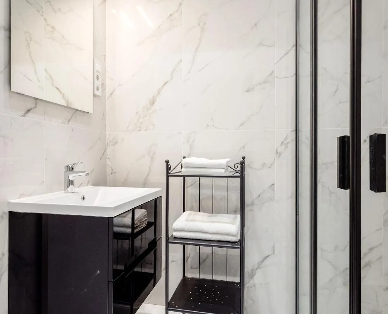 A Golden Star Modern Luxury Apartments And Rooms Budapest 0*,  Ungheria