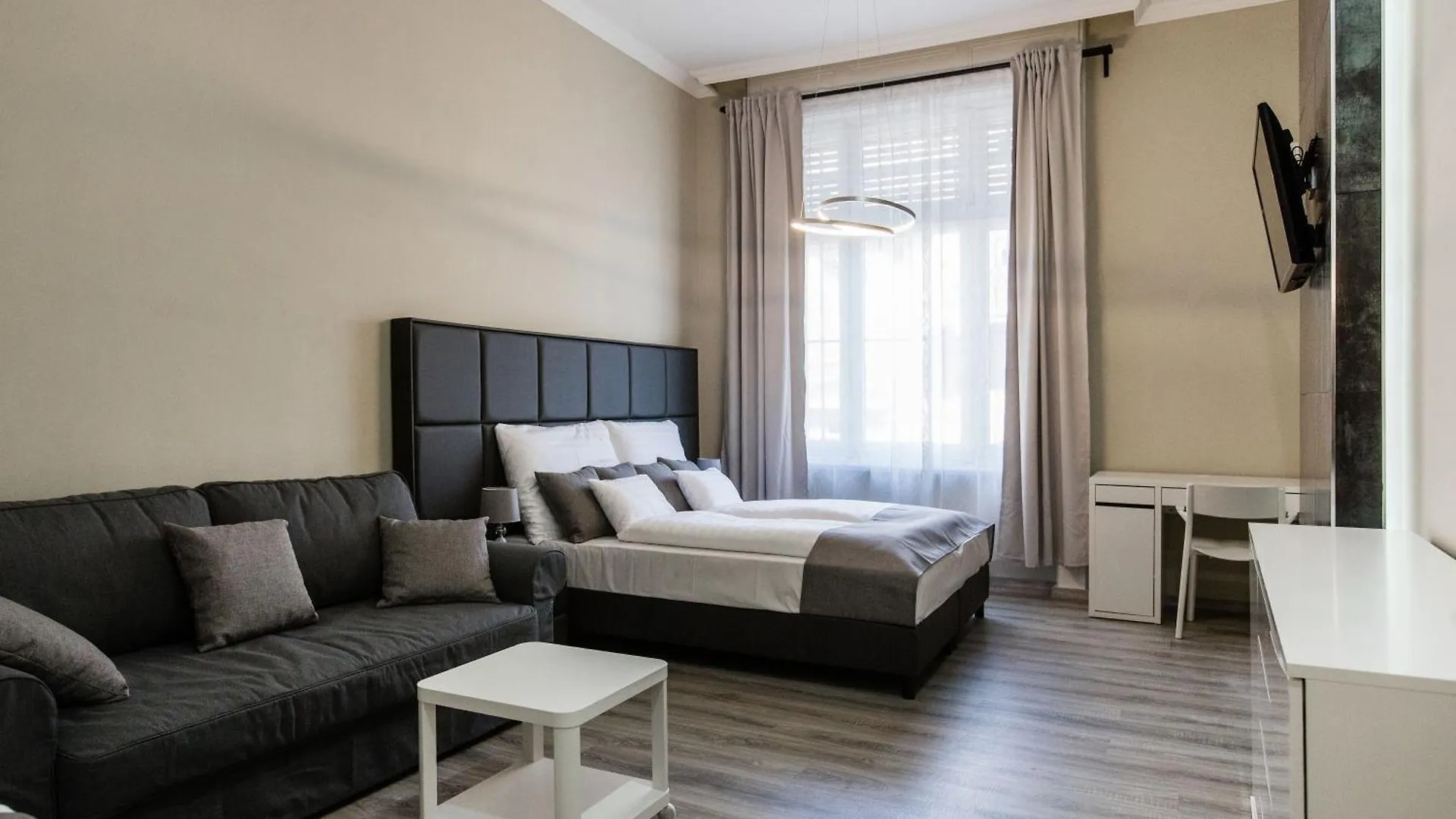 A Golden Star Modern Luxury Apartments And Rooms Budapest