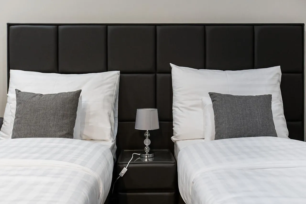 A Golden Star Modern Luxury Apartments And Rooms Budapest 0*,  Ungheria