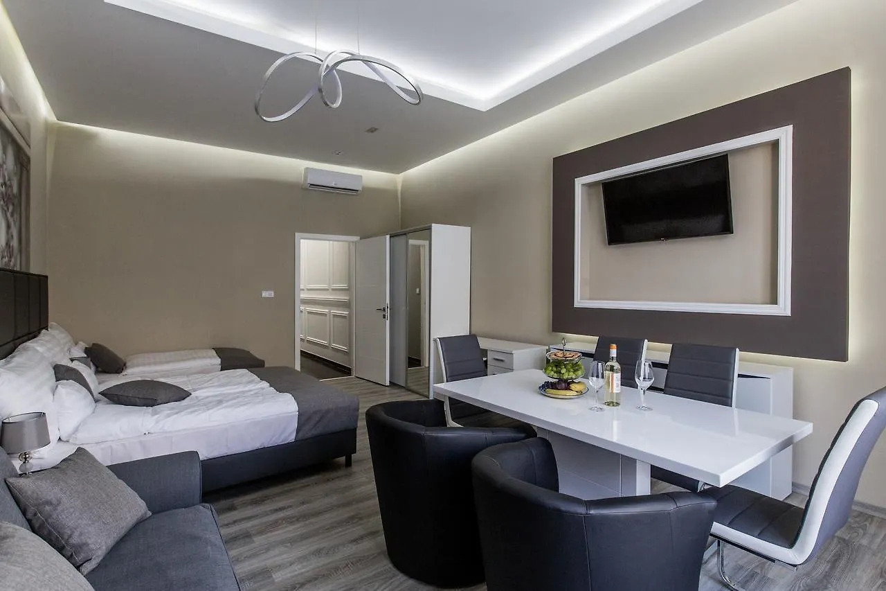 A Golden Star Modern Luxury Apartments And Rooms Budapest Ungheria